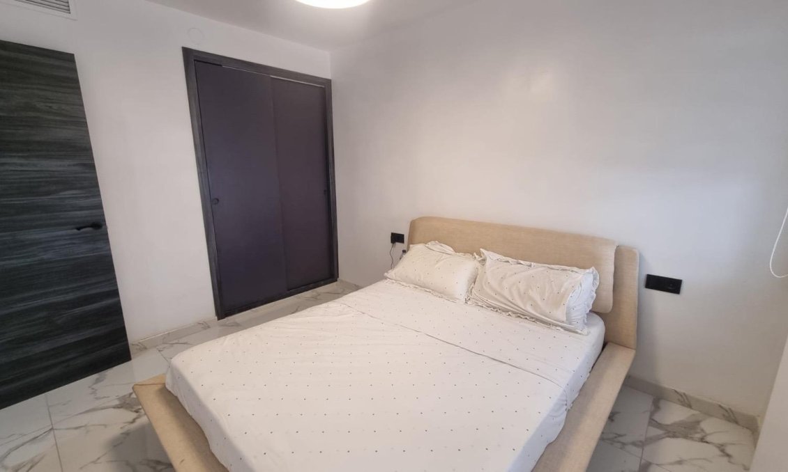 Használt Ingatlanok - Apartman -
Torrevieja - Acequion
