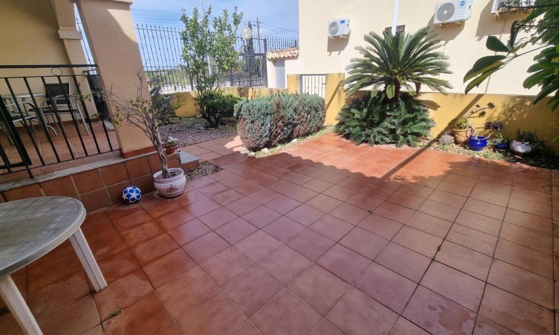 Használt Ingatlanok - Ikerház -
Guardamar del Segura - Urbanizaciones