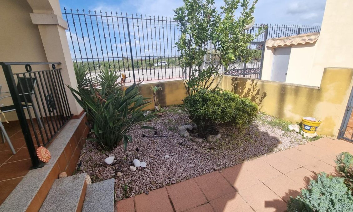 Használt Ingatlanok - Ikerház -
Guardamar del Segura - Urbanizaciones