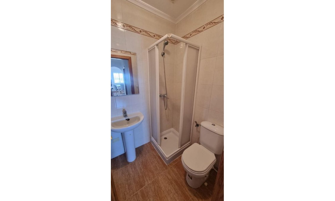 Használt Ingatlanok - Ikerház -
Guardamar del Segura - Urbanizaciones