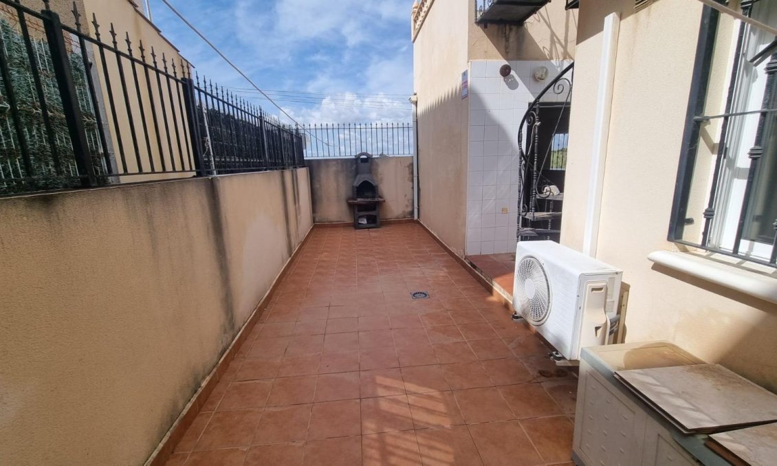 Használt Ingatlanok - Ikerház -
Guardamar del Segura - Urbanizaciones