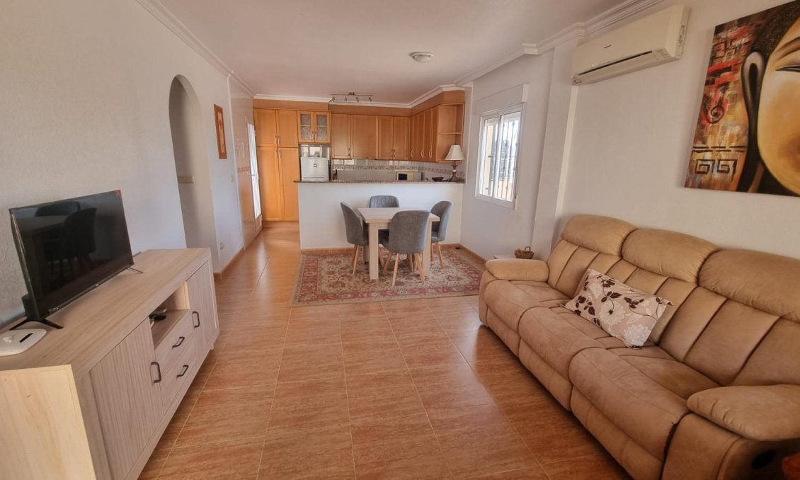 Használt Ingatlanok - Ikerház -
Guardamar del Segura - Urbanizaciones