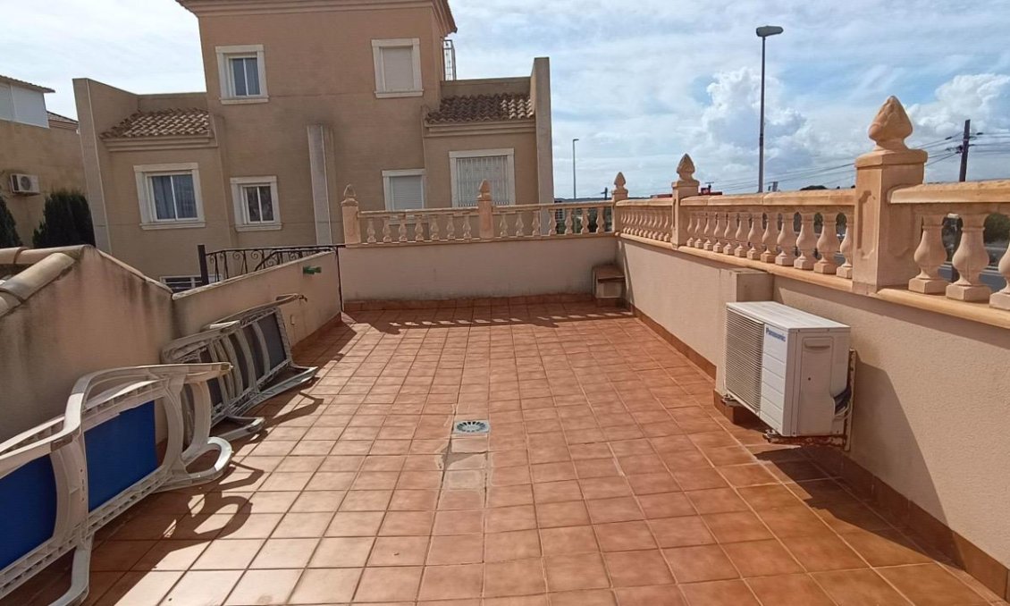 Használt Ingatlanok - Ikerház -
Guardamar del Segura - Urbanizaciones