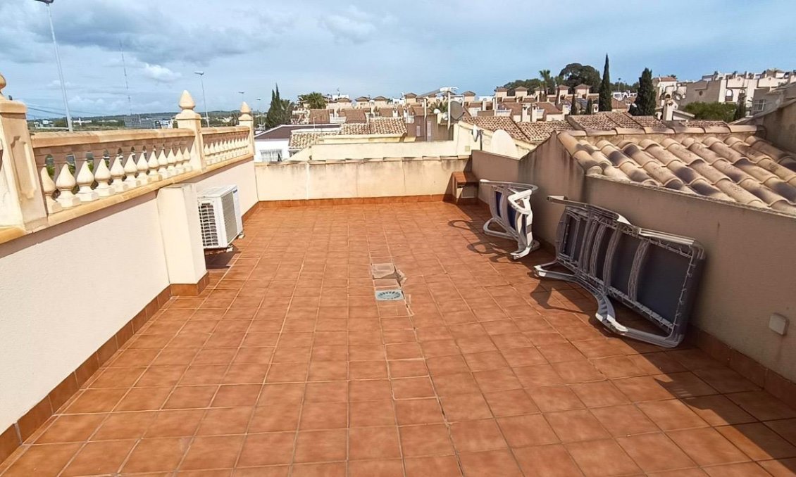 Használt Ingatlanok - Ikerház -
Guardamar del Segura - Urbanizaciones