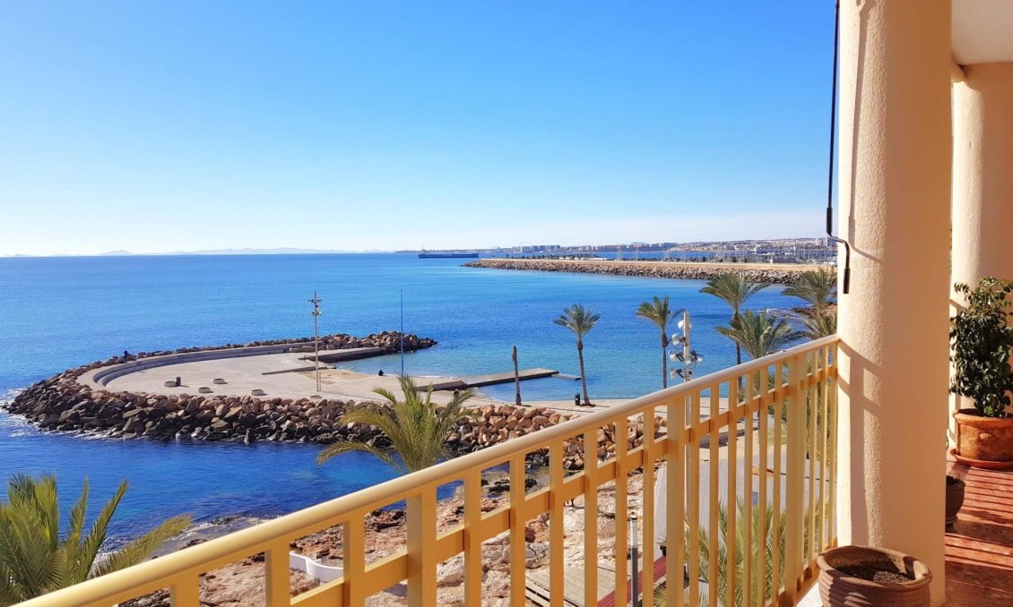 Revânzare - Apartament -
Torrevieja - Estacion De Autobuses