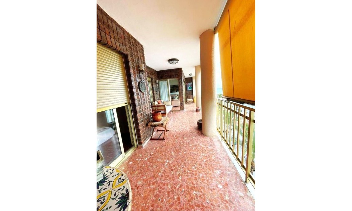 Revânzare - Apartament -
Torrevieja - Estacion De Autobuses