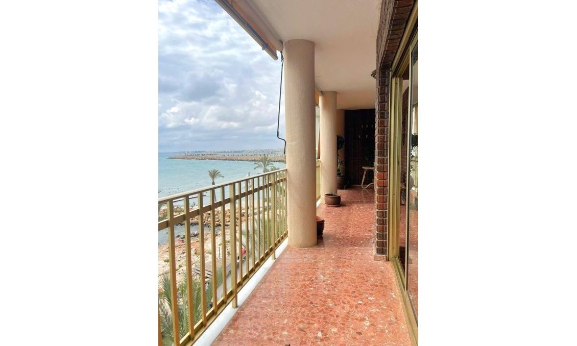 Revânzare - Apartament -
Torrevieja - Estacion De Autobuses