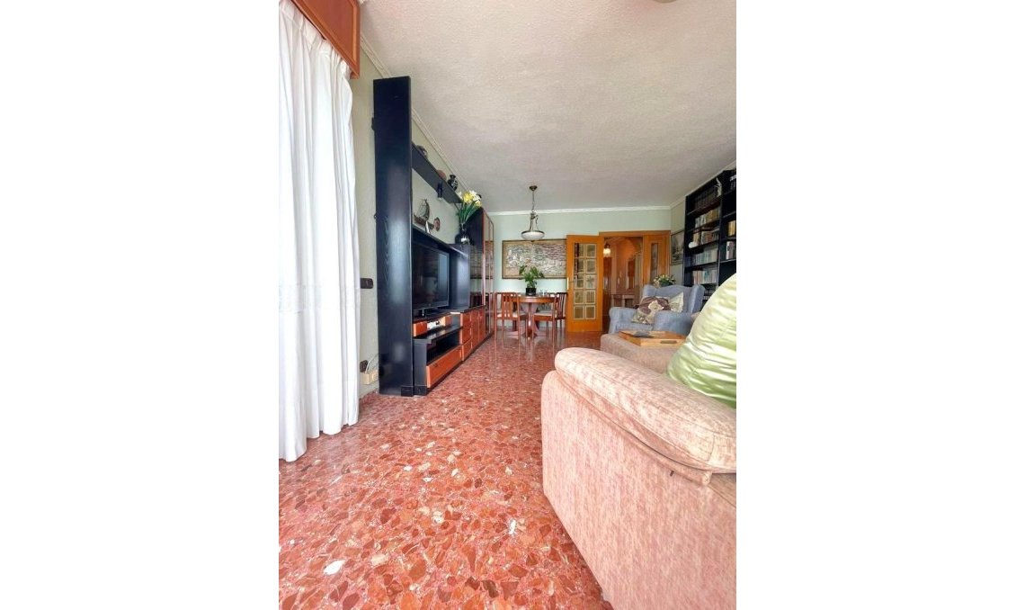 Revânzare - Apartament -
Torrevieja - Estacion De Autobuses