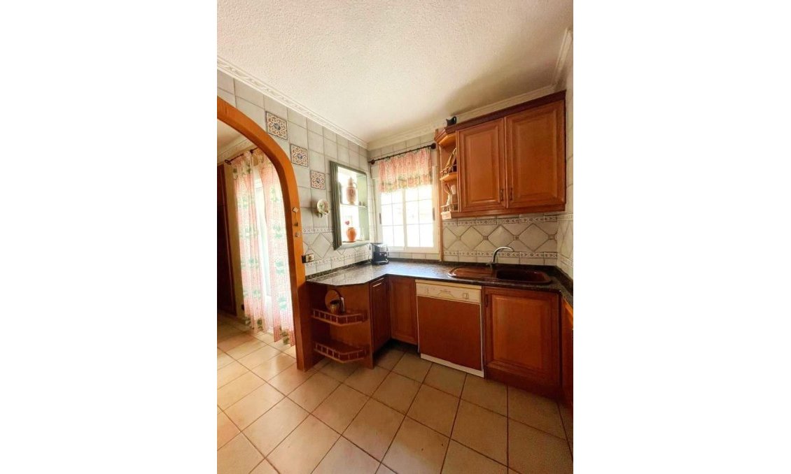 Revânzare - Apartament -
Torrevieja - Estacion De Autobuses