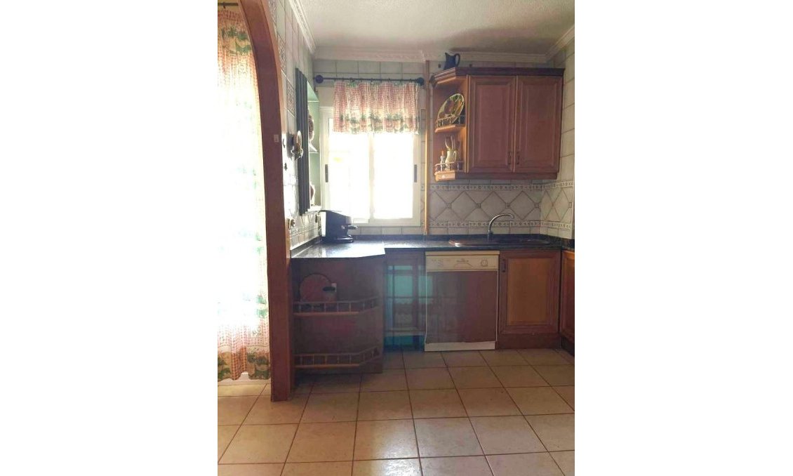 Revânzare - Apartament -
Torrevieja - Estacion De Autobuses