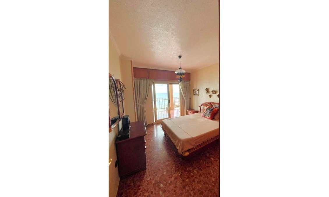 Revânzare - Apartament -
Torrevieja - Estacion De Autobuses