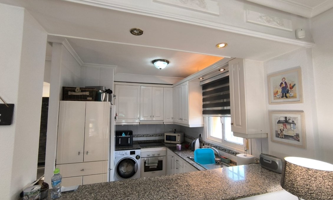 Revânzare - Vilă -
El Raso - Costa Blanca