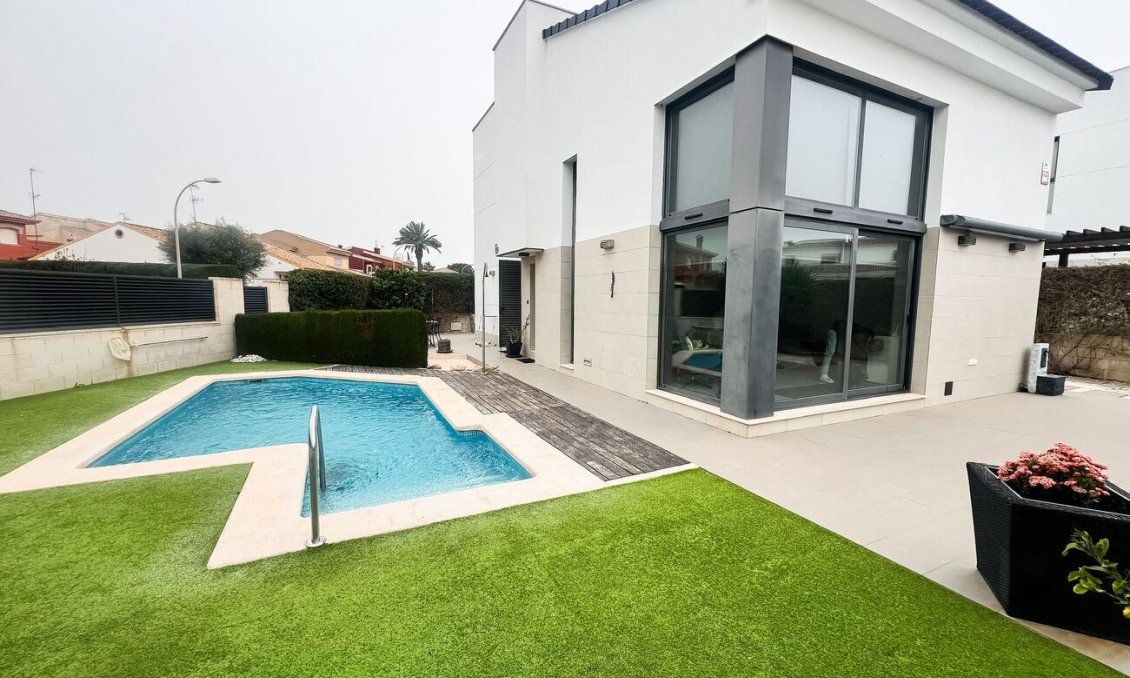 Segunda mano - Villa -
Santiago de la Ribera - Costa Calida