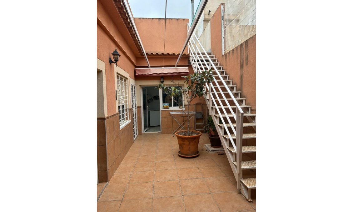 Segunda mano - Town House -
Algorfa - Pueblo 3