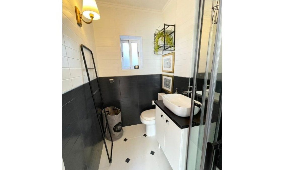 Segunda mano - Apartamento -
Orihuela - Inland