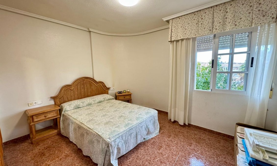 Segunda mano - Villa -
Torrevieja - Costa Blanca