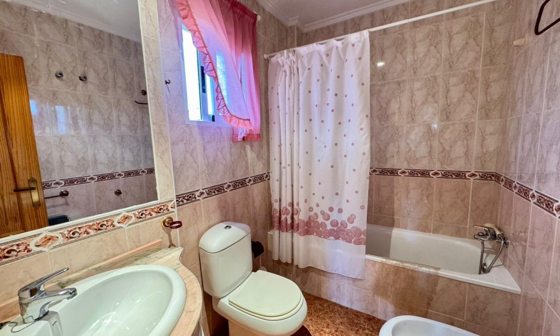 Segunda mano - Villa -
Torrevieja - Costa Blanca