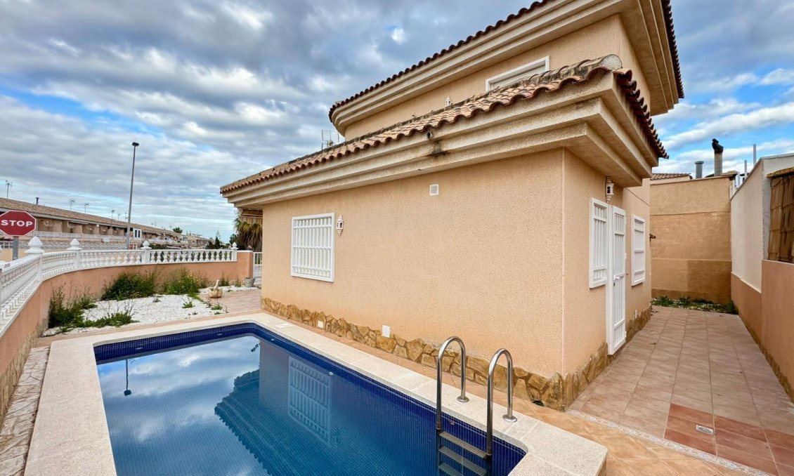 Segunda mano - Villa -
Torrevieja - Costa Blanca