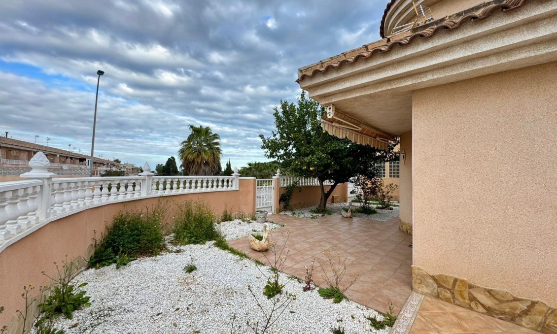 Segunda mano - Villa -
Torrevieja - Costa Blanca