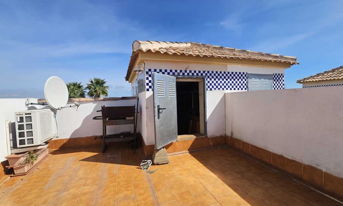 Segunda mano - Apartamento -
Los Altos - Costa Blanca