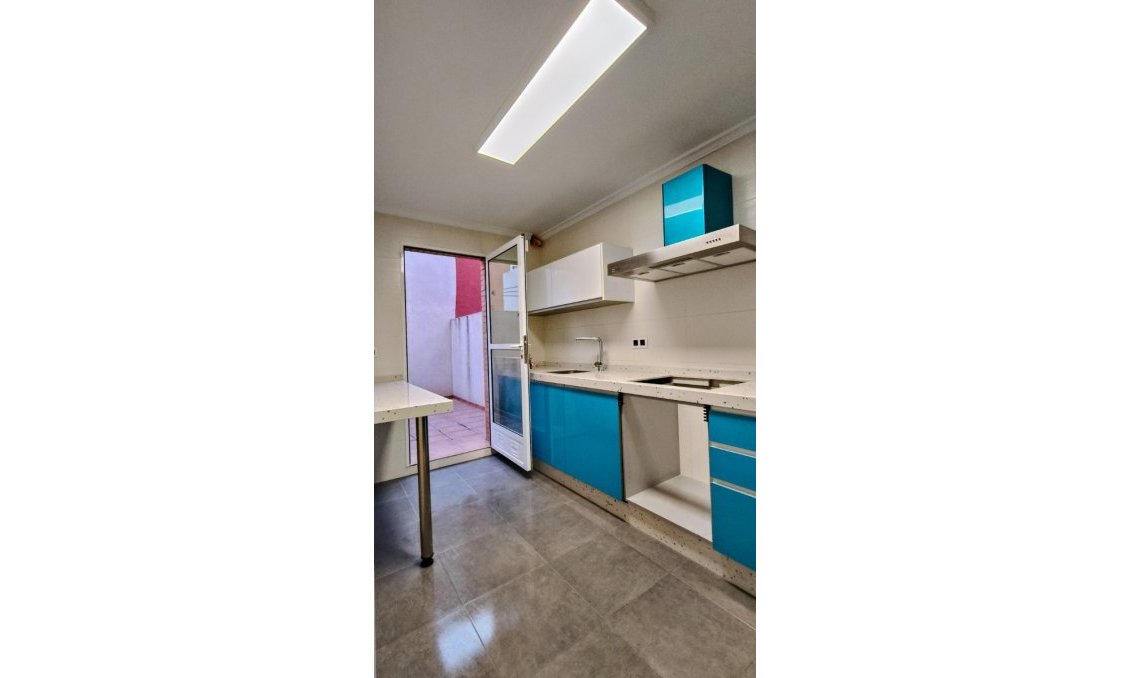 Használt Ingatlanok - Sorház -
La Romana - Inland