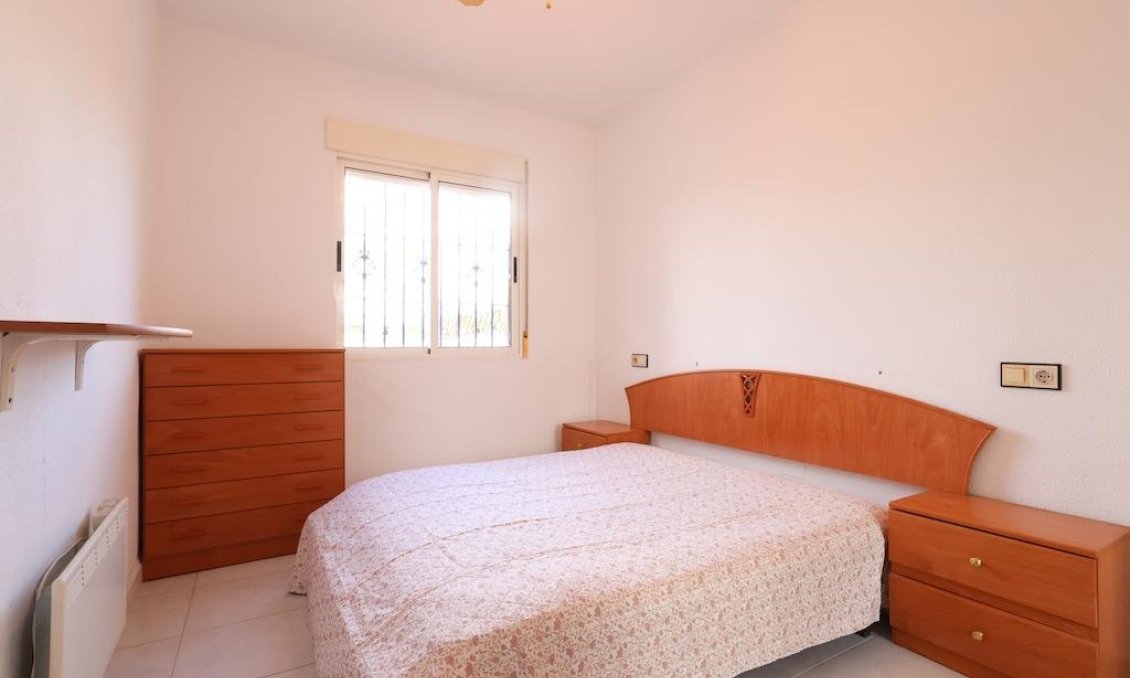 Segunda mano - Bungalow -
Torrevieja - Costa Blanca