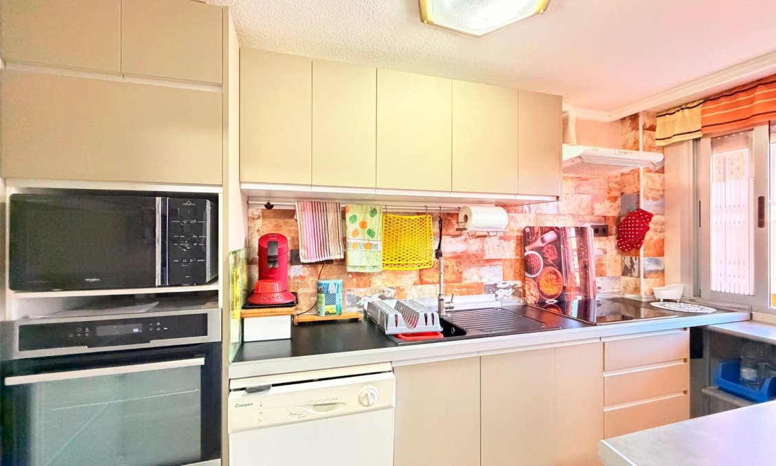 Használt Ingatlanok - Apartman -
Torrevieja - Playa De Los Naufragos