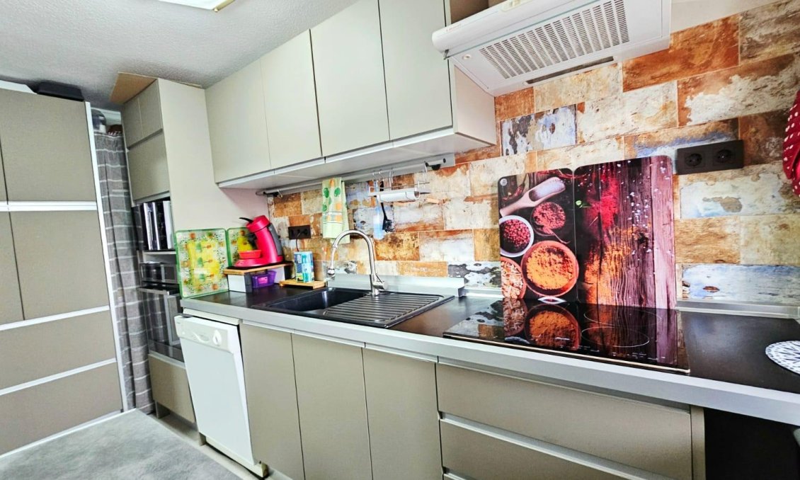 Használt Ingatlanok - Apartman -
Torrevieja - Playa De Los Naufragos