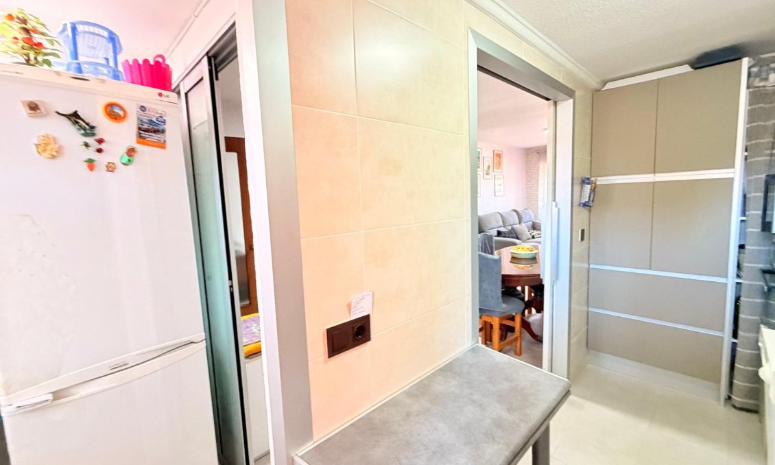 Használt Ingatlanok - Apartman -
Torrevieja - Playa De Los Naufragos