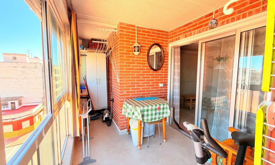 Használt Ingatlanok - Apartman -
Torrevieja - Playa De Los Naufragos
