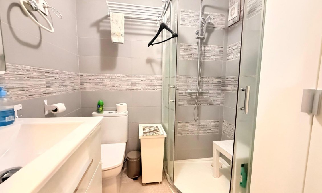 Használt Ingatlanok - Apartman -
Torrevieja - Playa De Los Naufragos