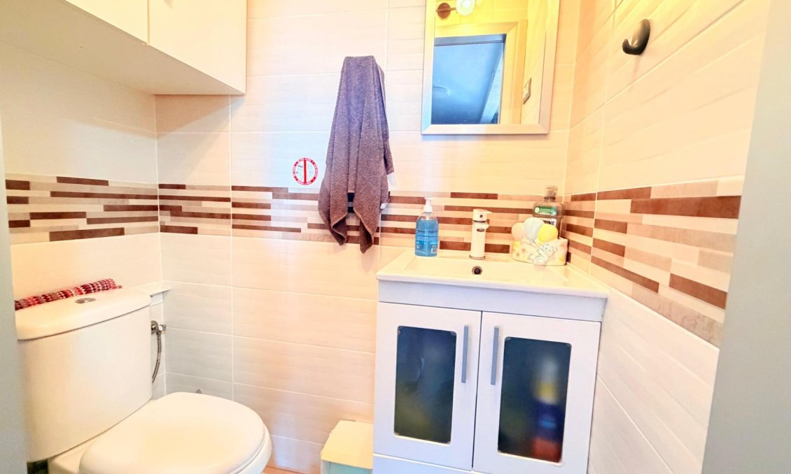 Használt Ingatlanok - Apartman -
Torrevieja - Playa De Los Naufragos