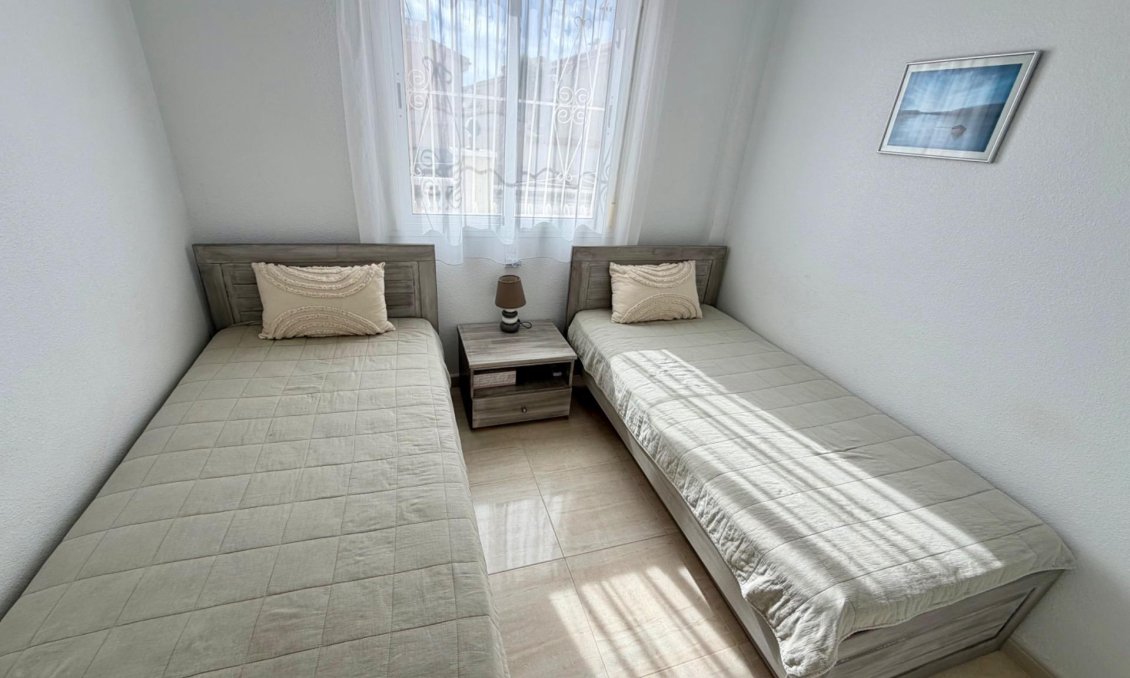 Segunda mano - Semi Detached -
Rojales - Pueblo