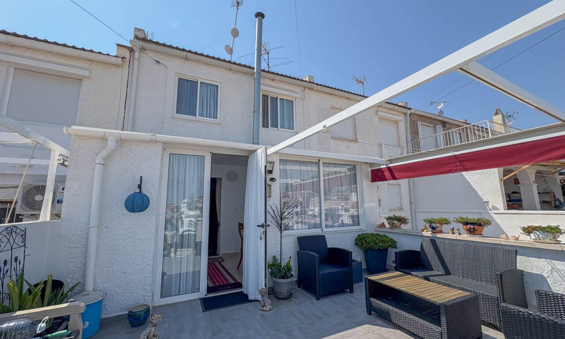 Használt Ingatlanok - Sorház -
Torrevieja - Costa Blanca