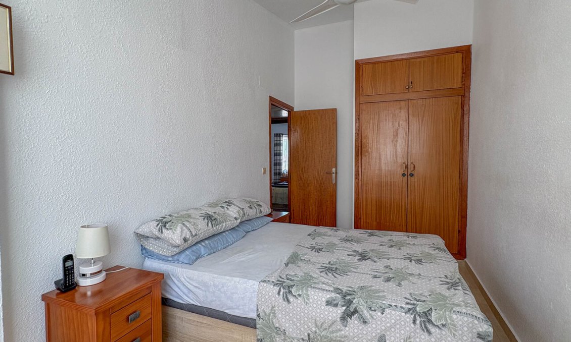 Használt Ingatlanok - Sorház -
Torrevieja - Costa Blanca