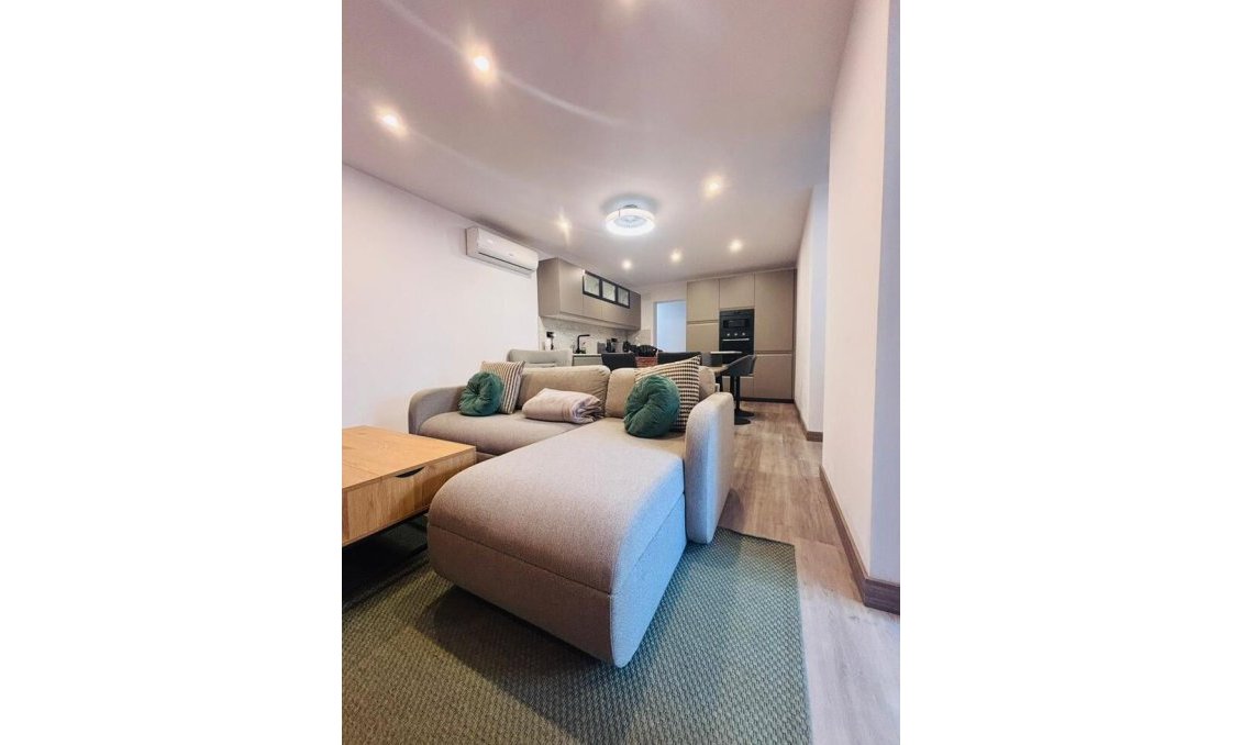 Resale - Town House -
San Miguel de Salinas - Inland