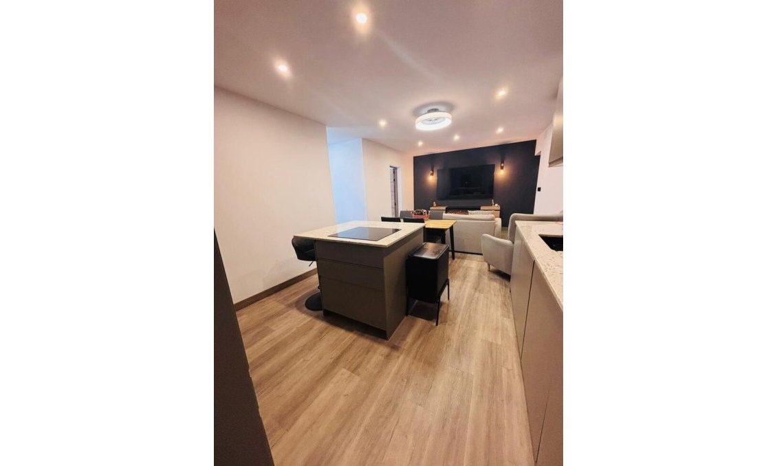 Resale - Town House -
San Miguel de Salinas - Inland