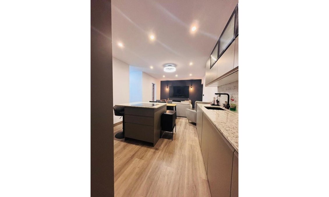 Resale - Town House -
San Miguel de Salinas - Inland