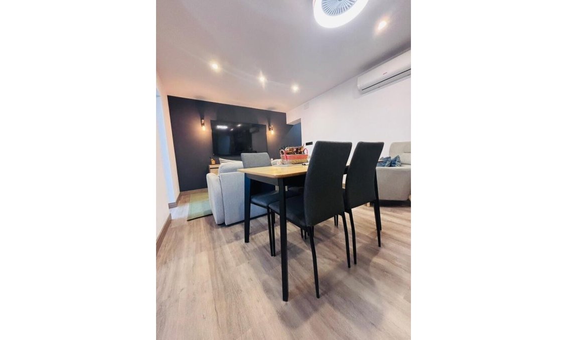 Resale - Town House -
San Miguel de Salinas - Inland