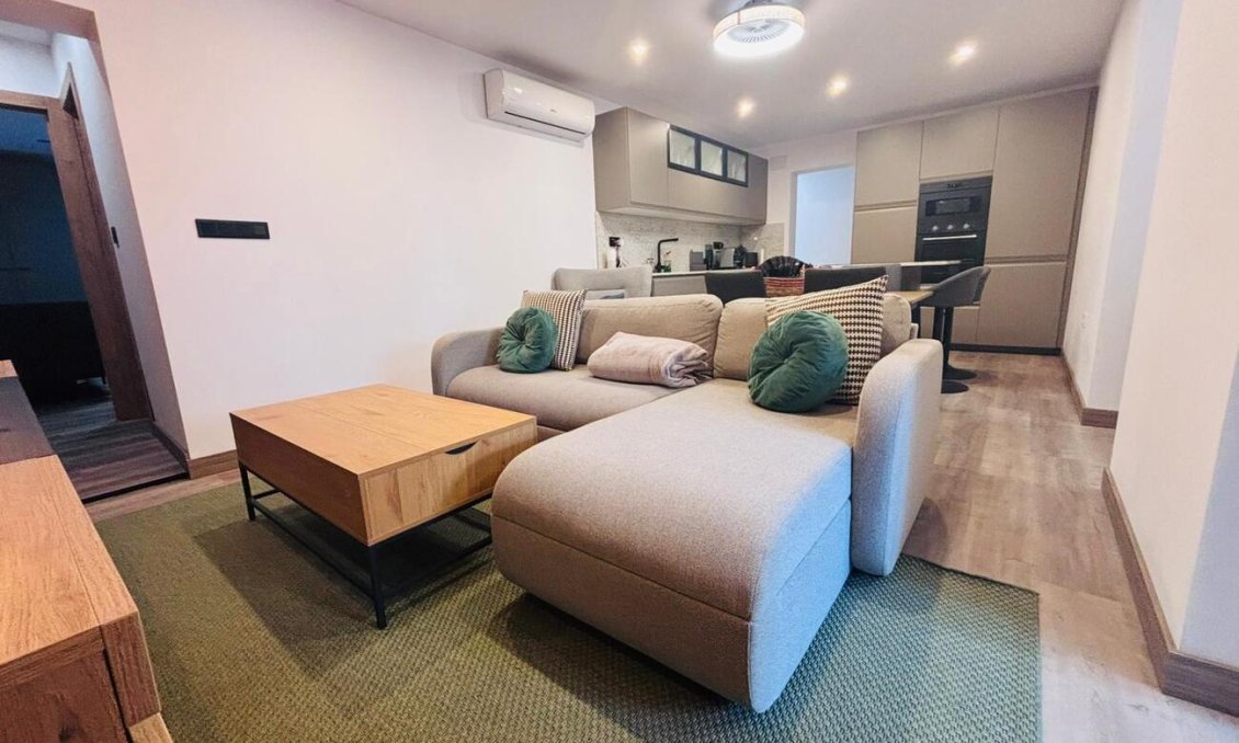 Resale - Town House -
San Miguel de Salinas - Inland