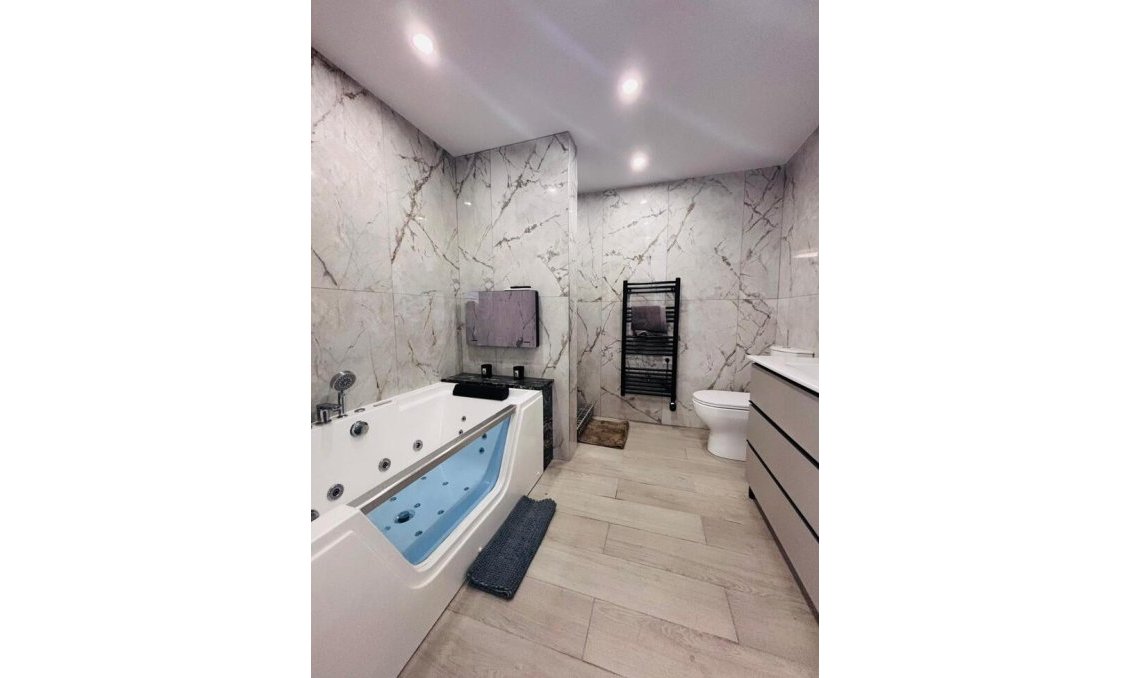 Resale - Town House -
San Miguel de Salinas - Inland