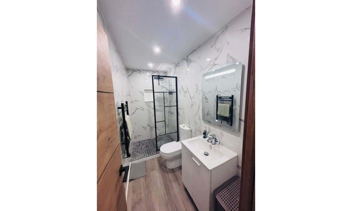 Resale - Town House -
San Miguel de Salinas - Inland