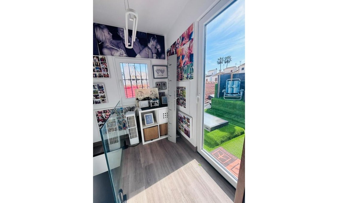 Resale - Town House -
San Miguel de Salinas - Inland