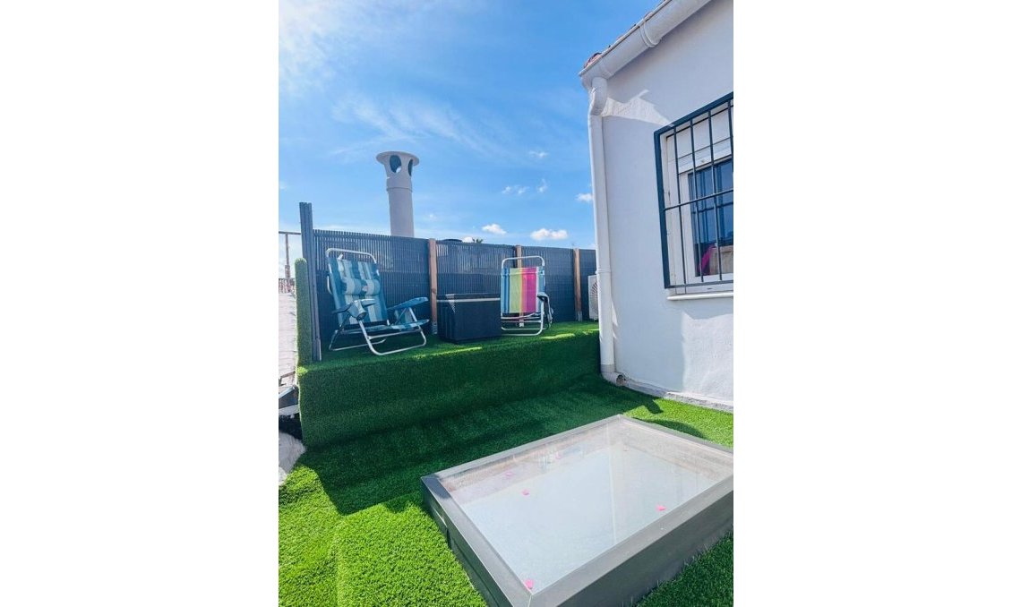 Resale - Town House -
San Miguel de Salinas - Inland