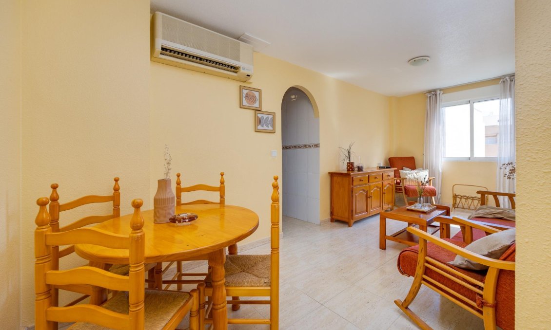 Segunda mano - Apartamento -
Torrevieja - Playa del Cura
