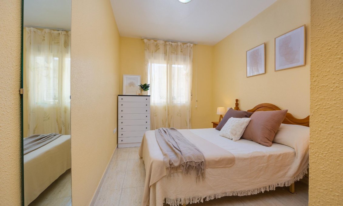 Segunda mano - Apartamento -
Torrevieja - Playa del Cura