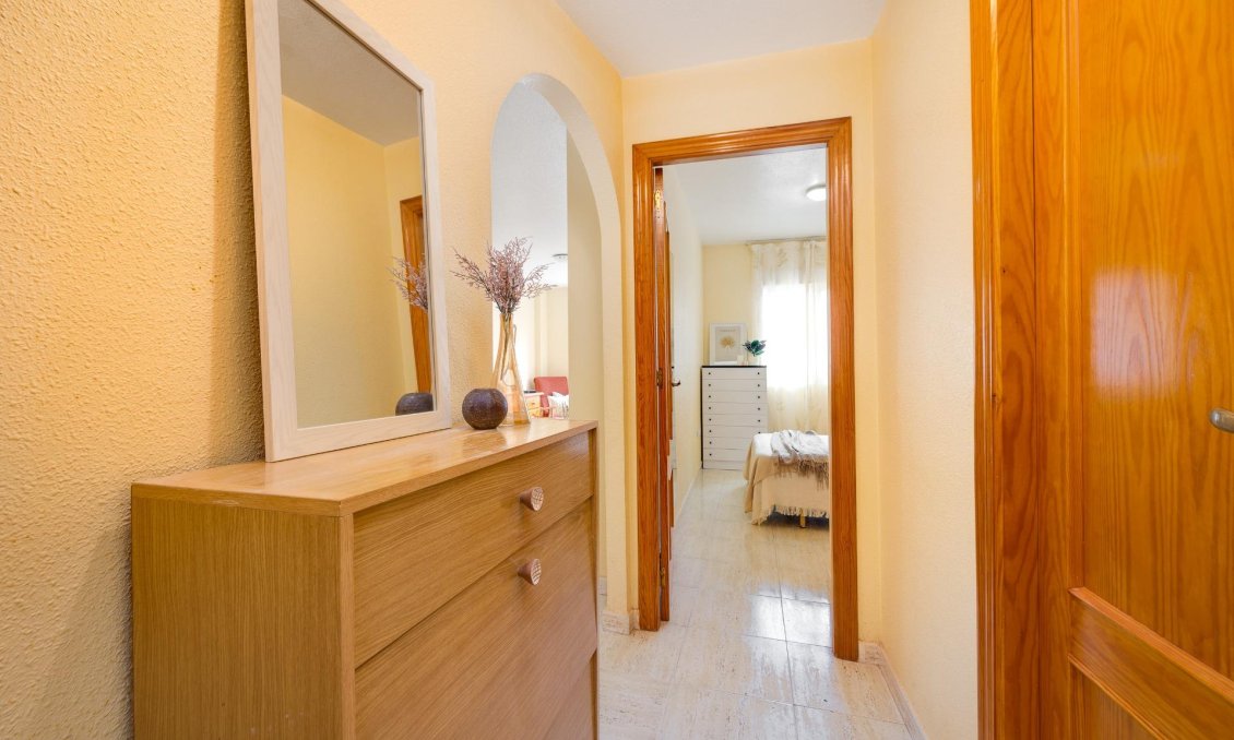 Segunda mano - Apartamento -
Torrevieja - Playa del Cura