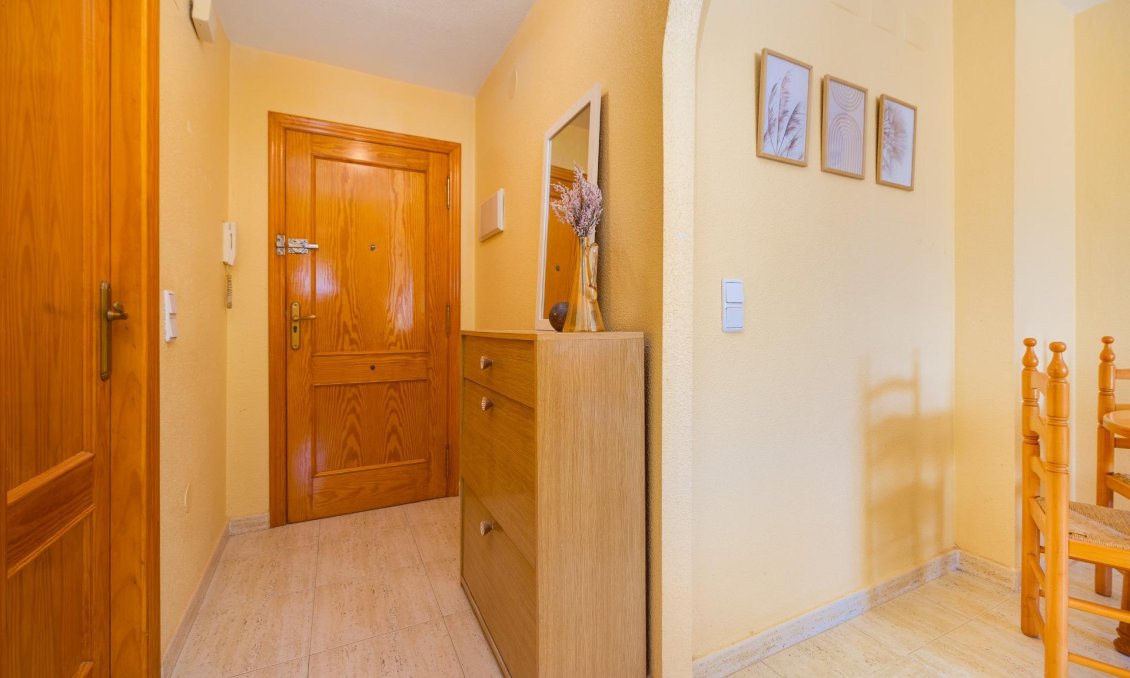 Segunda mano - Apartamento -
Torrevieja - Playa del Cura