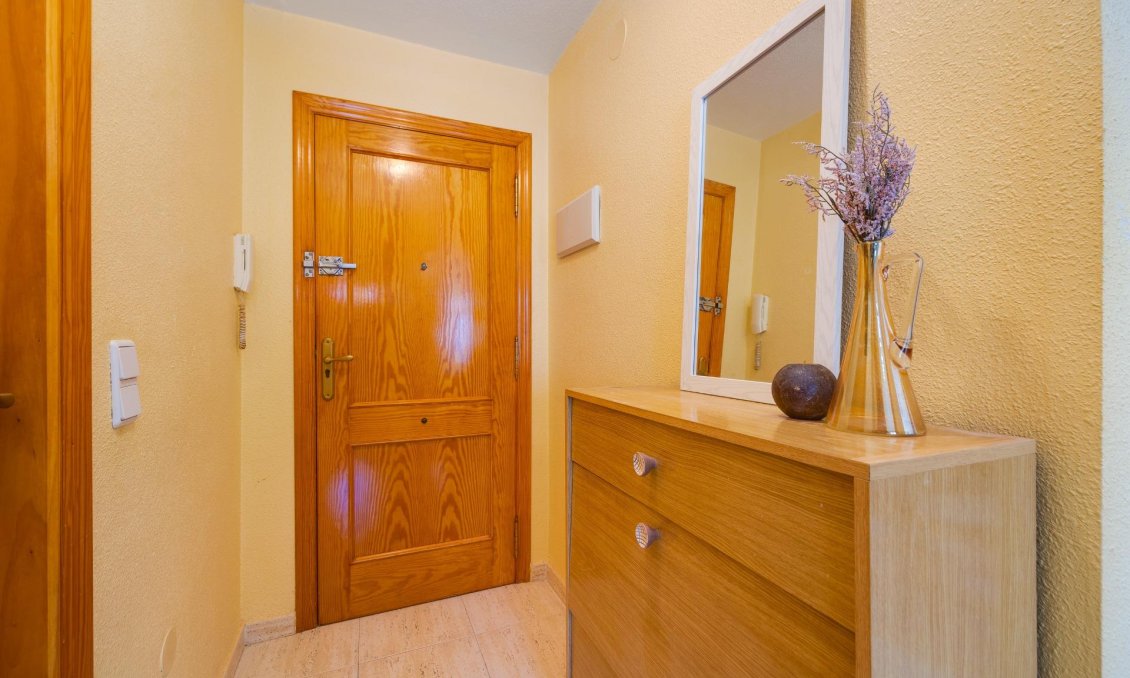 Segunda mano - Apartamento -
Torrevieja - Playa del Cura