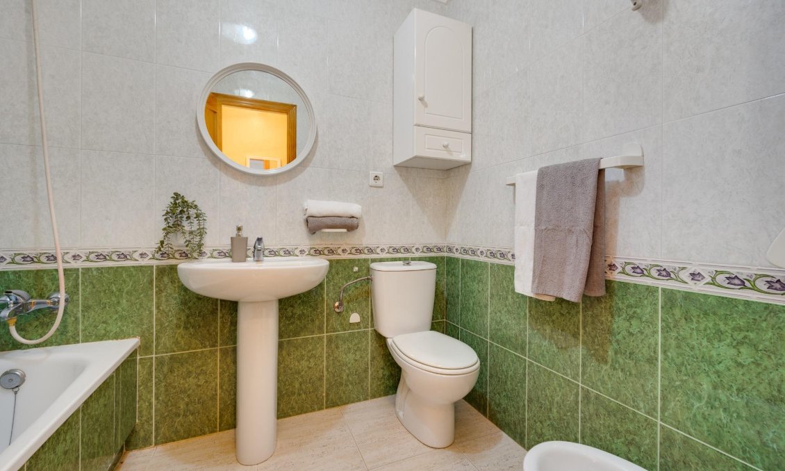 Segunda mano - Apartamento -
Torrevieja - Playa del Cura